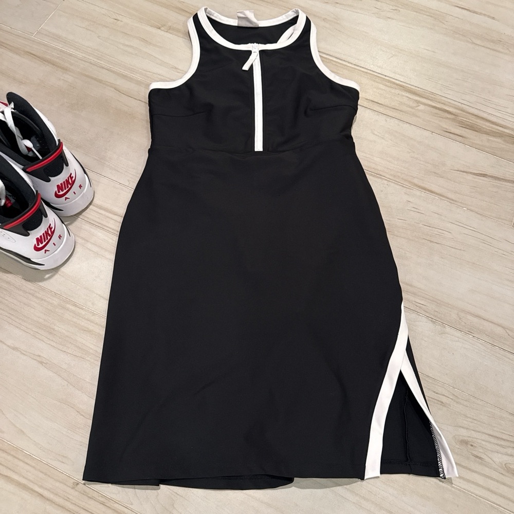 Parent Trap Energy 🖤🤍 Sage Collective Athletic Dress w/ Built-In Shorts — S